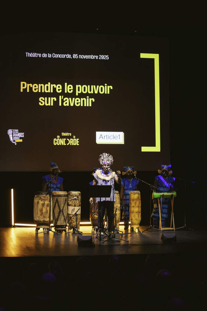 Bolewa Sabourin sur scène au Théâtre de la Concorde